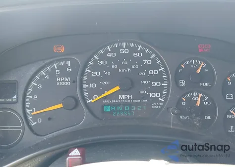 2001 Chevrolet Silverado 1500 z USA, uszkodzony, nr VIN 1GCEC14W61Z213999